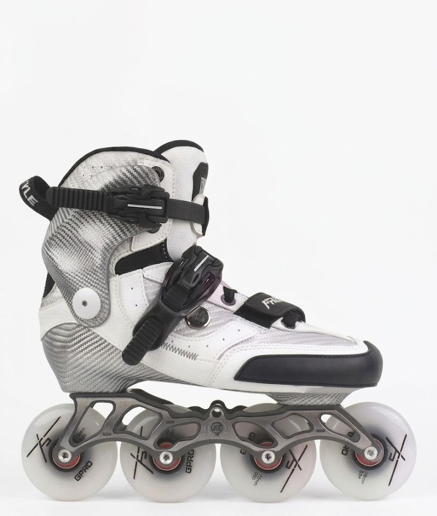 YJS PRO SKATE WHITE & BLACK with FLUX Frame